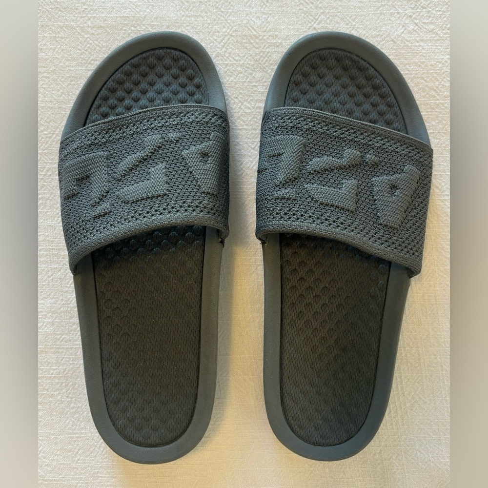 APL Women’s TechLoom Slide